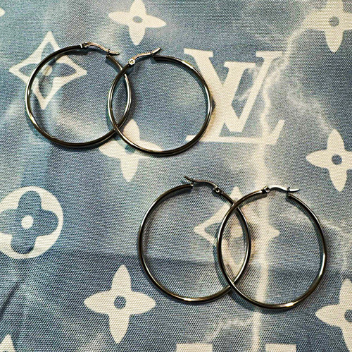 Silver round hoop - round,